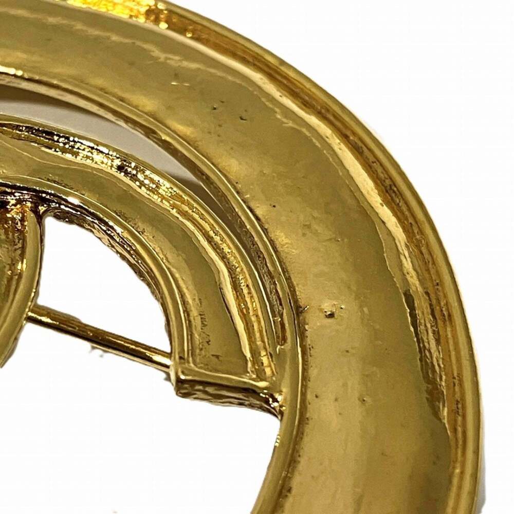CHANEL Gold Brooch - Picture 7 of 9